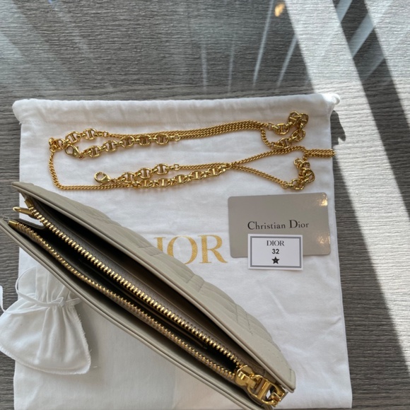 DIOR CARO ZIPPED POUCH WITH CHAIN - Picture 2 of 15
